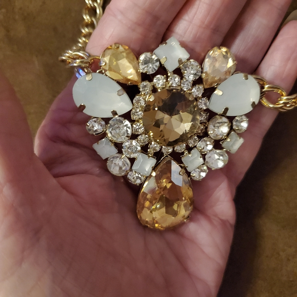 Gorgeous Gold and Rhinestone Statement Piece - Picture 2 of 4